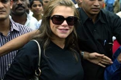 Row not over, Jade Goody slams Shilpa in book