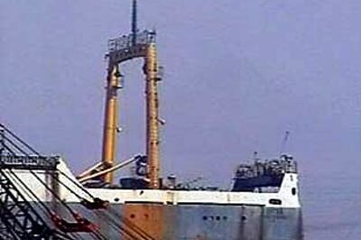 'Toxic ship' wasn't cleared to leave US