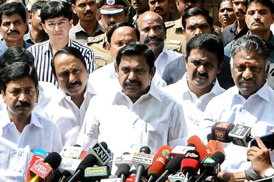 AIADMK MLA Supporting Dhinakaran Returns to Palaniswami Camp
