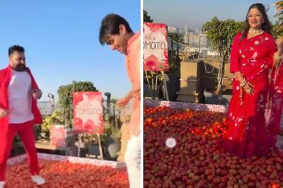 Couple Organises ‘Tomatina Haldi’ Ceremony, Desis Think It Is 'Waste Of Food'