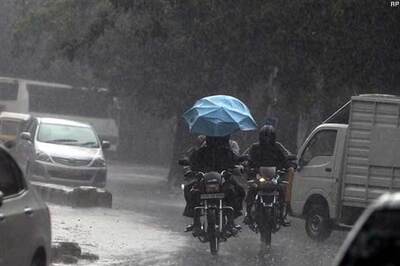 Cyclone Laila to hit AP coast by noon