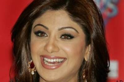 Pics: Shilpa tunes into 'War of DJ's'