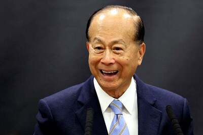 Hong Kong's 'Superman' Li Ka-Shing Bows Out