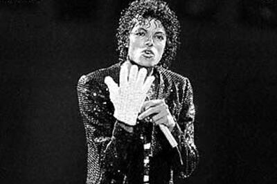 Jackson's glove sells for $350,000 at auction