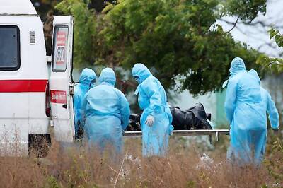 HC Notice to TN Govt on Widow's Plea to Exhume Remains of Doctor Who Died of Covid-19 for Reburial