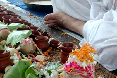 Pitru Paksha 2024: Why One Must Donate Sesame Seeds During Shradh