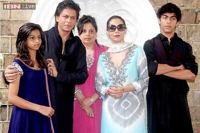 Shah Rukh Khan tweets about his kids' busy schedule