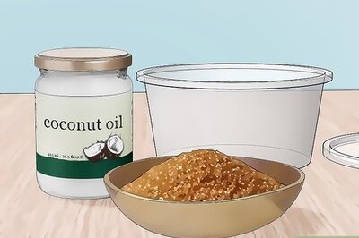 How to Make a Coconut Oil and Sugar Face Scrub