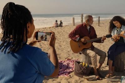 iPhone 15 Pro Can Now Record Spatial Videos With iOS 17.2: Here's How To Start Filming