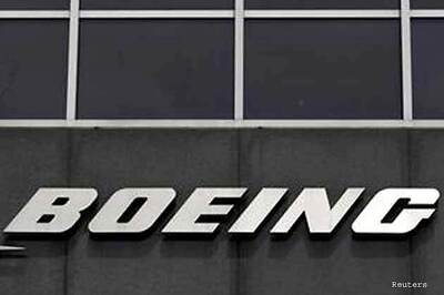 Boeing plans to build world's longest-range passenger jet
