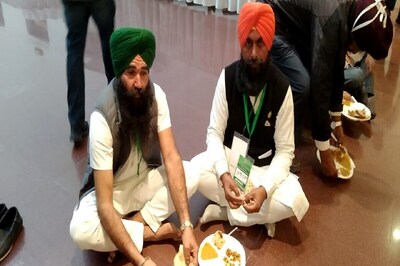 Protesting Farmers Bring Their Own Food, Tea at Central Govt Meeting in Delhi, Again