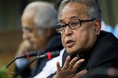 Rahul didn't force pilot to land: Pranab