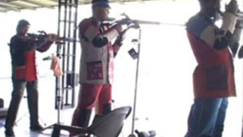 India shoot down a pair of bronze
