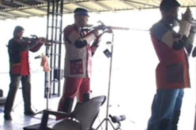 India shoot down a pair of bronze