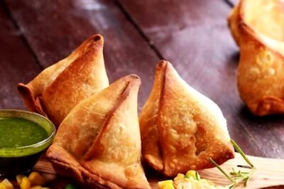 How Do You Eat Your Samosas? Internet Users React To Bizarre Question