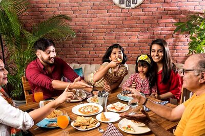 Creating Memorable Family Dining Experiences: How Restaurants Are Redefining Family Time