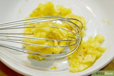 How to Make a Banana Milkshake Without a Blender