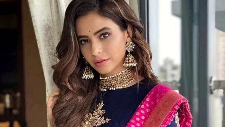 Aamna Sharif Shares Scary Situation For Family After Staff Member Tested Covid-19 Positive
