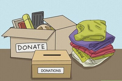 How to Help Out Someone in Need: 13 Compassionate & Actionable Ways
