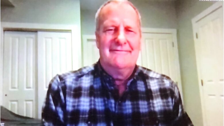 Golden Globes 2021: Jeff Daniels' Room with Many Doors Gives Fans the Ultimate Meme Material