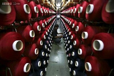 Current a/c gap narrows; economy seen improving