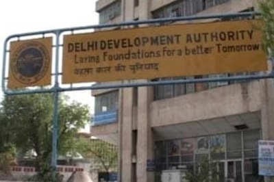 Another person arrested in DDA flat allotment case | Watch