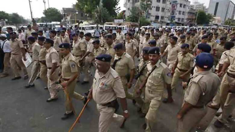 12 policemen injured as degree holders clash with police in Lucknow