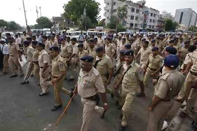 12 policemen injured as degree holders clash with police in Lucknow