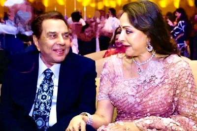 Hema Malini, Dharmendra Cannot Take Eyes Off Each Other In Stunning Pics from Dream Girl's Birthday