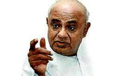 Deve Gowda declares war against Cong