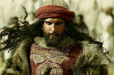 Ranveer Singh 'Loses Religion' on Twitter, Trolled Mercilessly