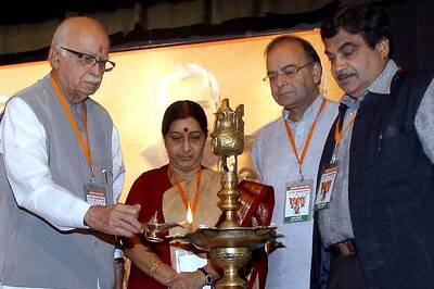 Advani turns 85 today, likely to meet Gadkari