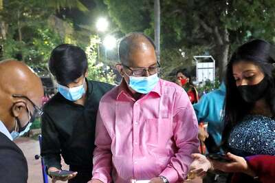 With Omicron Threat, Old Ways Need Tweaking as Covid Experts Say 'Tight Fitted' Masks Are Best Shield