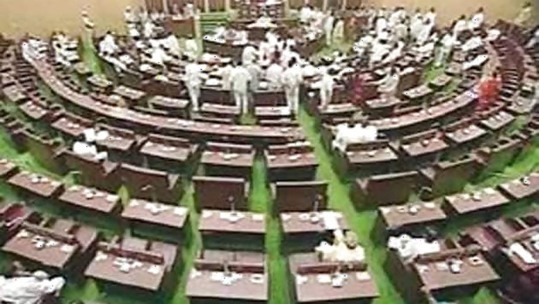 YSR Congress disrupts AP Assembly, insist voting on Telangana Bill