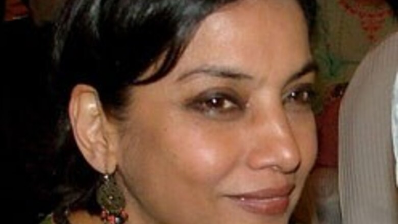 Shabana's 'sweet' kiss with Boman