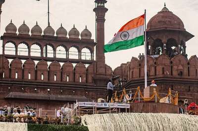 75th Independence Day: Red Fort Decked Up in Tricolours, Flowers and Murals