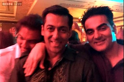 Photo of the day: Salman Khan takes to Twitter to share a photo with brothers Arbaaz and Sohail