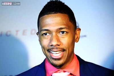 Nick Cannon becomes the new selfie champion, clicks maximum number of selfies in an hour