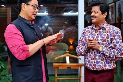 At Union Minister's Office, Udit Narayan's On-the-spot Tea Tunes Get Thumbs Up from Netizens