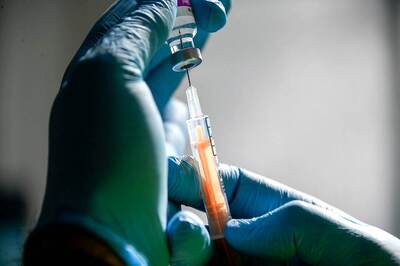 Covid-19 Vaccination May Go Contactless With Aadhaar-Based Face Recognition: What This Means