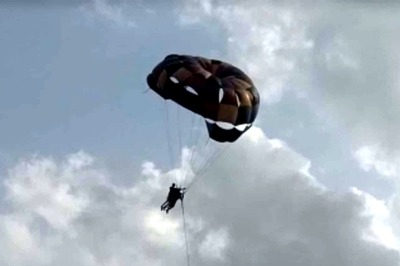 Three Fall from Mid-air After Parachute Takes Turn During Para Sailing in Daman; Injured | Watch