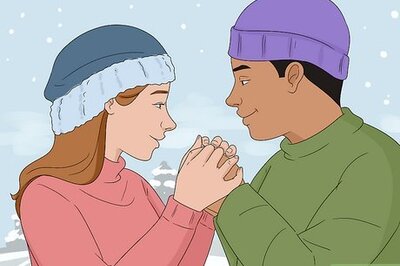 How to Ask Your Girlfriend to Hold Hands