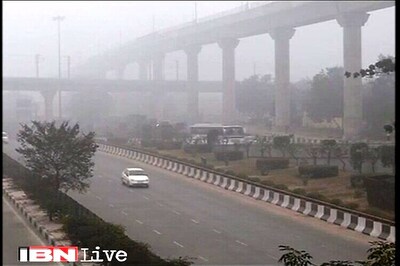 Delhiites shiver as temperature plummets to 4 degrees Celsius