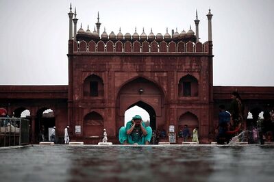 'Who Are You to Ask For Women Entry Into Mosque?' SC Dismisses Hindu Mahasabha Plea