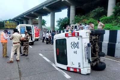 Cop Hurt in Sharad Pawar's Convoy Car Crash Near Amrutanjan Bridge on Mumbai-Pune Expressway