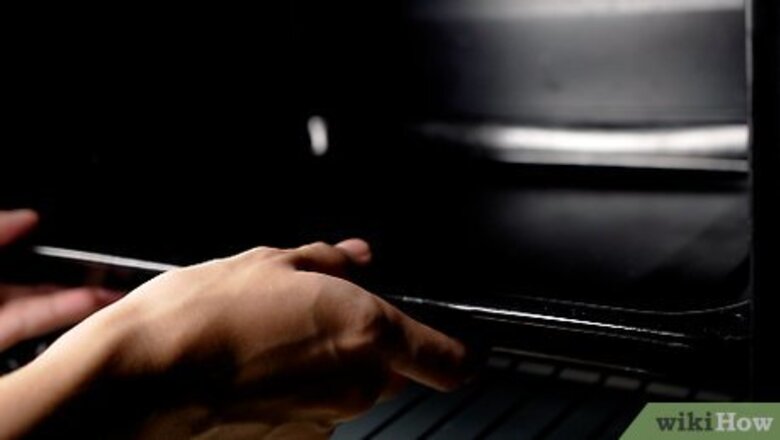 How to Clean an Oven with Vinegar