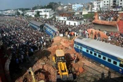 Bhagalpur: Lalu pins firm, engineers