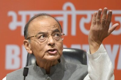 Arun Jaitley Takes on Congress for Opposition to End Special Status of J&K, Calls it 'Headless Chicken'
