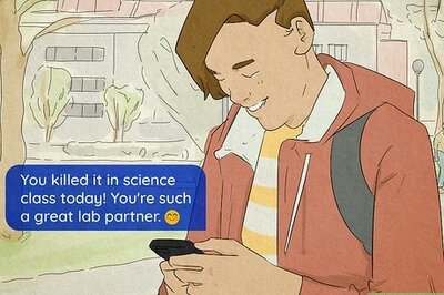 How to Compliment a Girl over Text