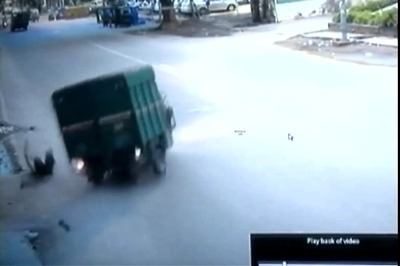 Accident Victim Lay Dying on Delhi Road; Someone Steals His Mobile